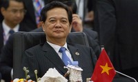 Premierminister Nguyen Tan Dung nimmt an ASEAN + 3-Gipfel teil